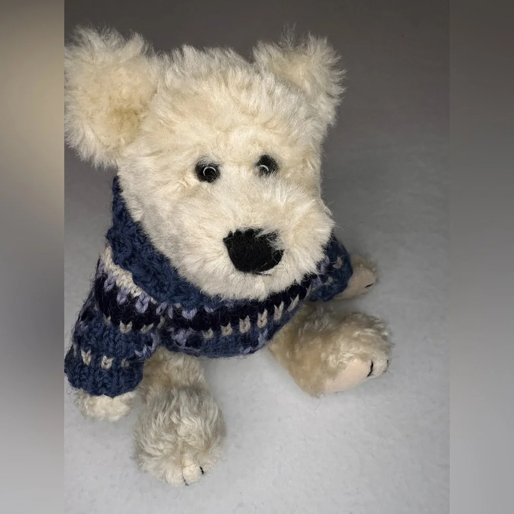 Boyds Bears Knut Berriman white teddy blue sweater Collectible C. Berriman